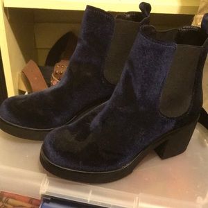 Blue suede ankle boots 6 1/2